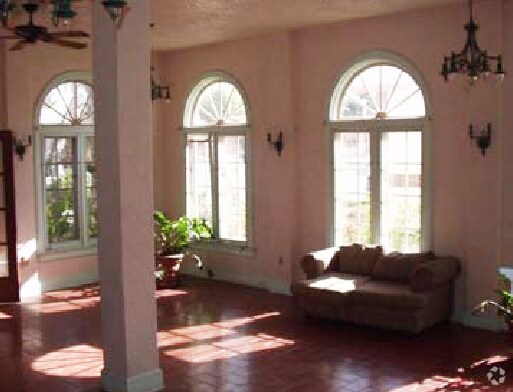 Lobby Photo - Buena Vista Manor