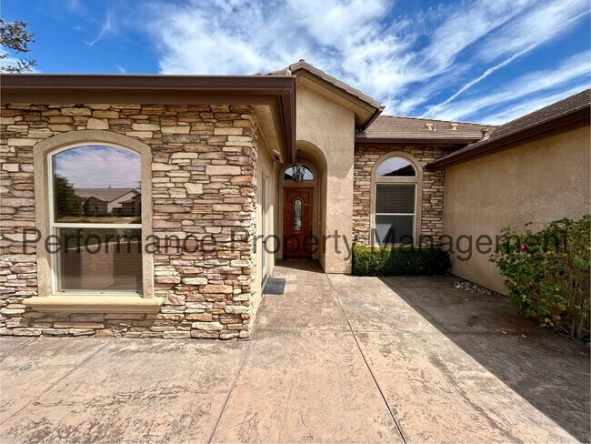 Foto del edificio - Stunning 4 Bed/ 2 Bath NW Bakersfield Home...