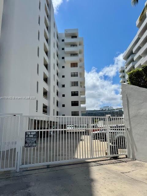 Foto del edificio - 6820 Indian Creek Dr