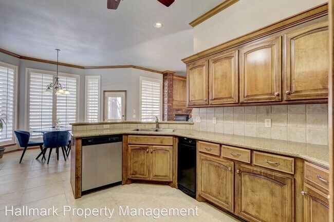 Building Photo - 4 br, 3 bath House - 15312 Himalaya Ridge