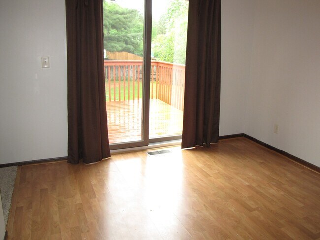 Foto del edificio - Great location *4Bed*2Bath home in Cottage Grove. Avail NOW.