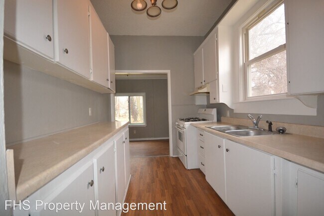 Building Photo - 3 br, 1 bath House - 915 W Poplar Street