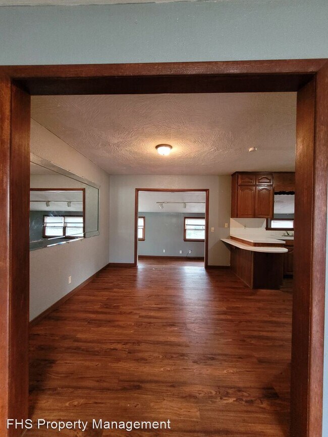 Building Photo - 4 br, 1.5 bath House - 224 E Seminole St
