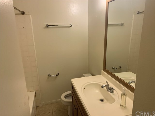 Building Photo - 203 Avenida Montalvo