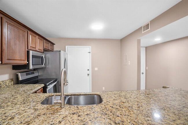 Foto del edificio - 22615 SW 66th Ave