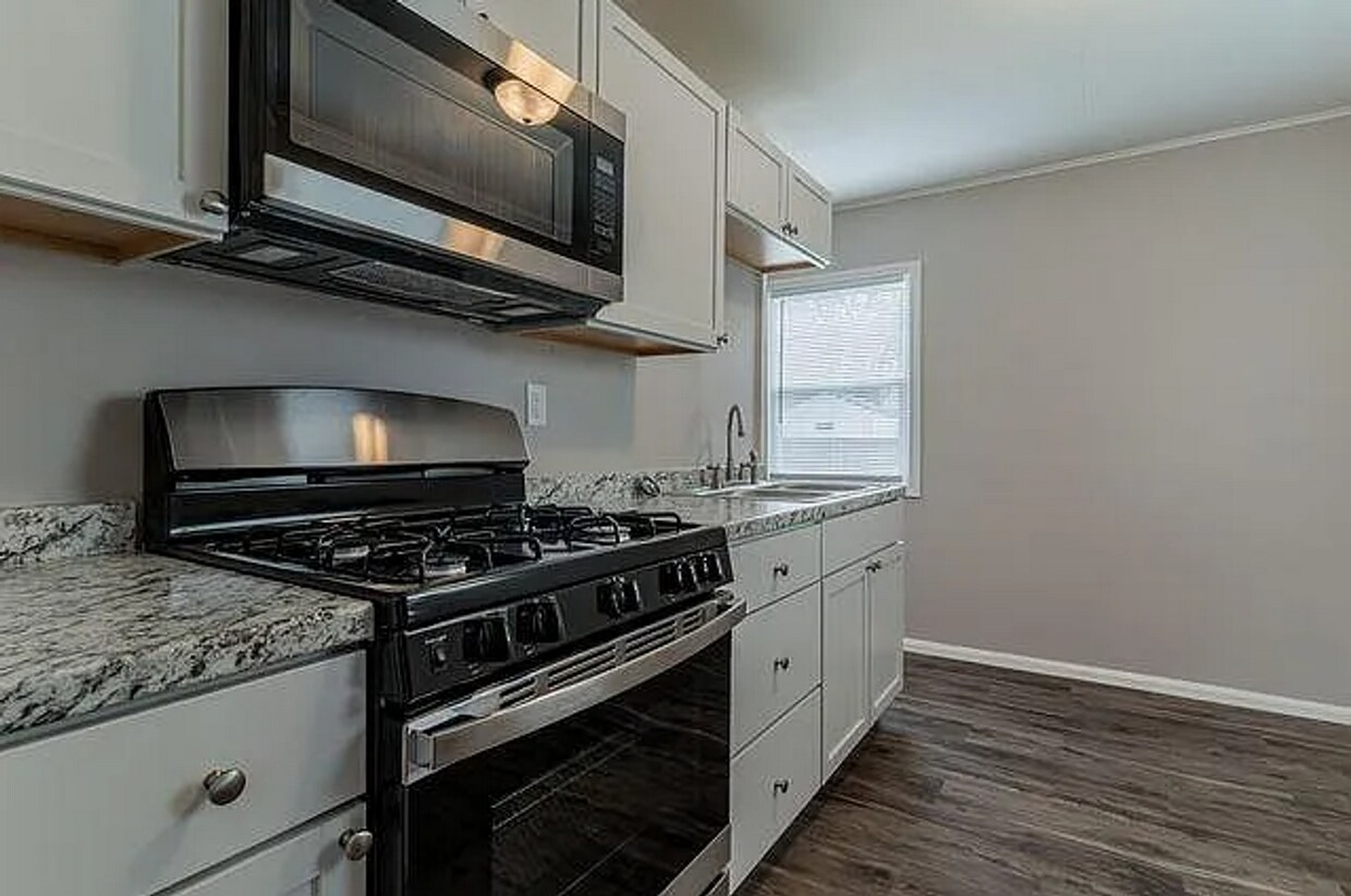 Foto principal - 1401 Laurel Dr