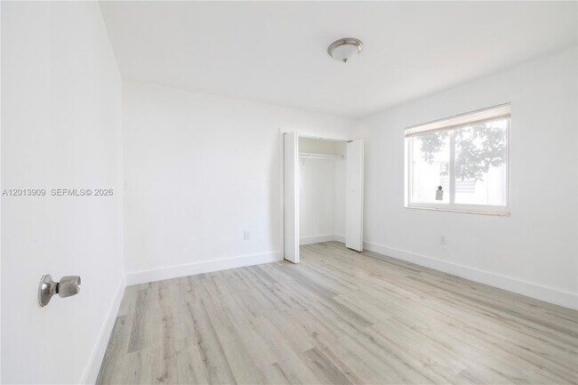 Foto del edificio - 1091 SW 4th St
