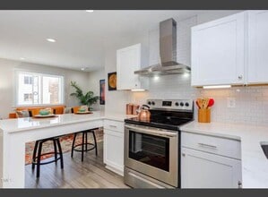 Building Photo - 1309 Hudson Ave