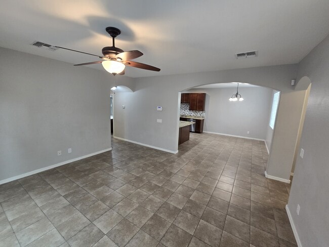 Foto del edificio - 950 S Wallrade Ln
