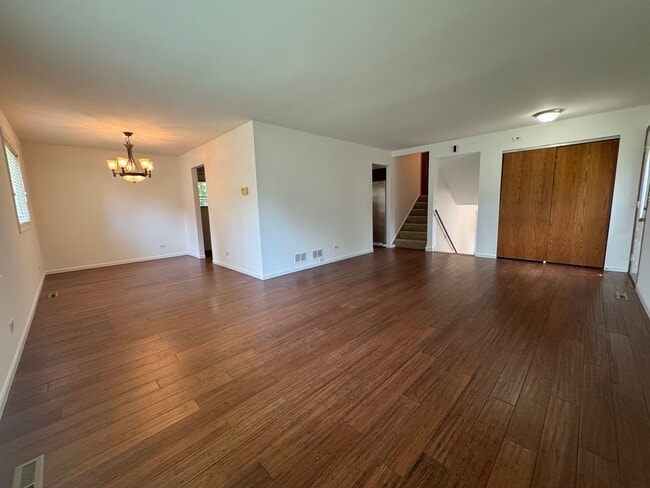 Building Photo - 26235 N Acorn Ln
