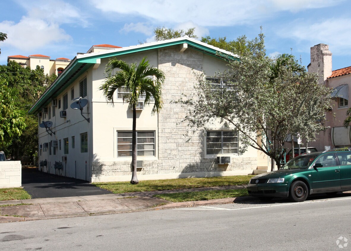Foto del edificio - 115 Salamanca Ave