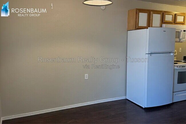 Building Photo - 3028 N Castro Ave