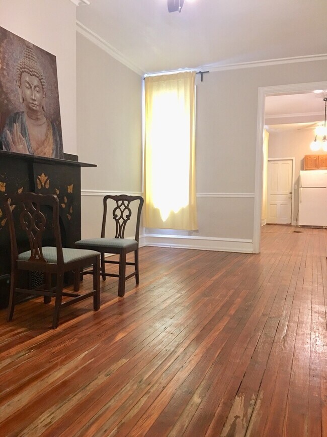 Foto del edificio - Beautiful 3-Bedroom Townhouse in North Phi...
