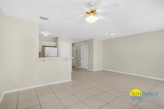 Building Photo - Central Location: 2 Bedroom Townhouse with...