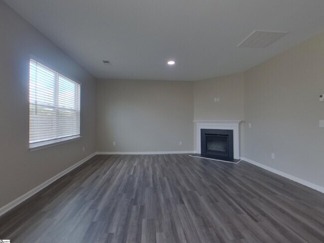 Foto del edificio - 210 Sweetgrass Ln