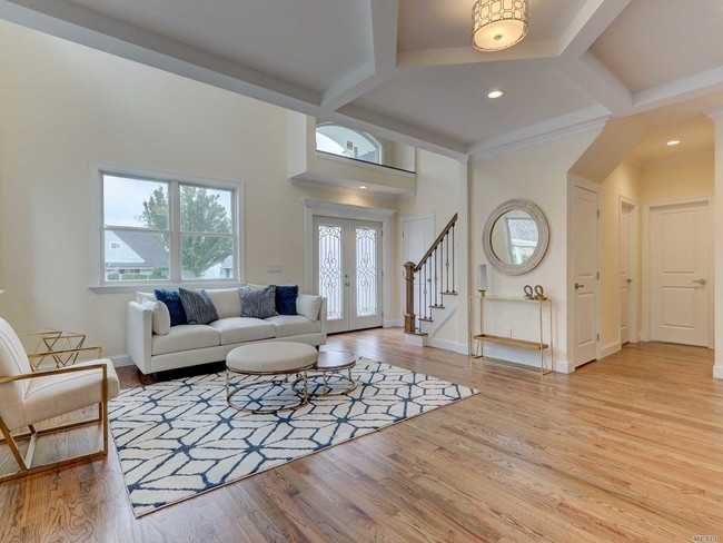 Building Photo - 36 Cloister Ln