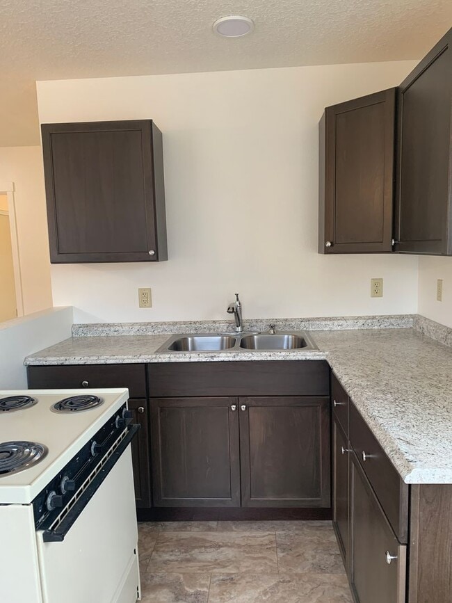 Building Photo - 1 Bedroom Sellwood