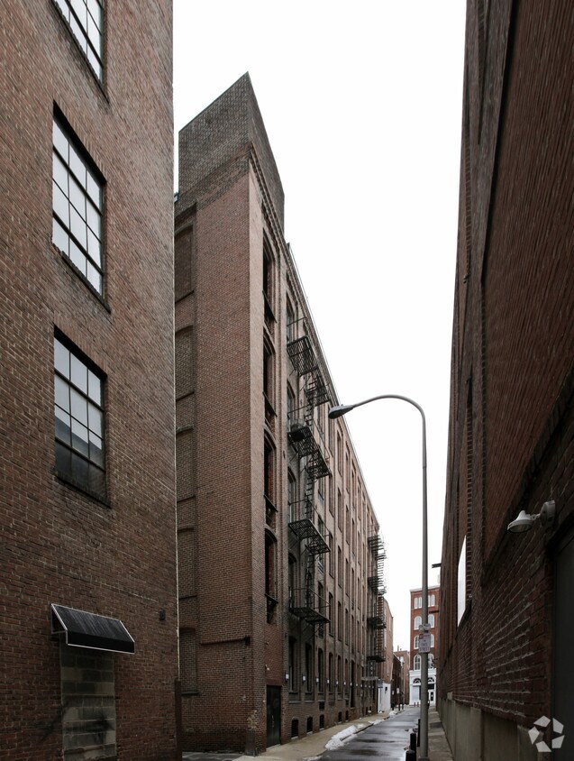 Building Photo - 205-215 Cuthbert St