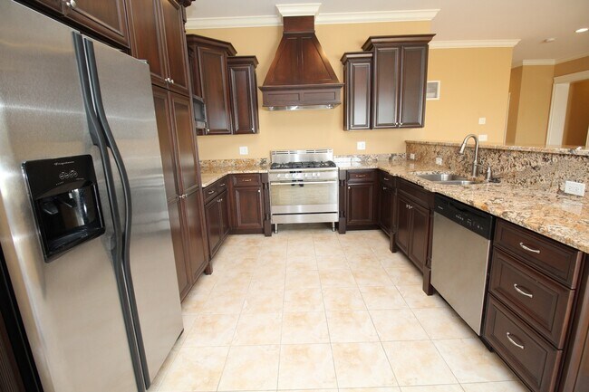 Building Photo - 10765 Clock Tower Dr