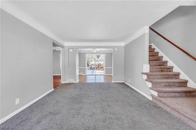 Building Photo - 5876 Wickfield Dr