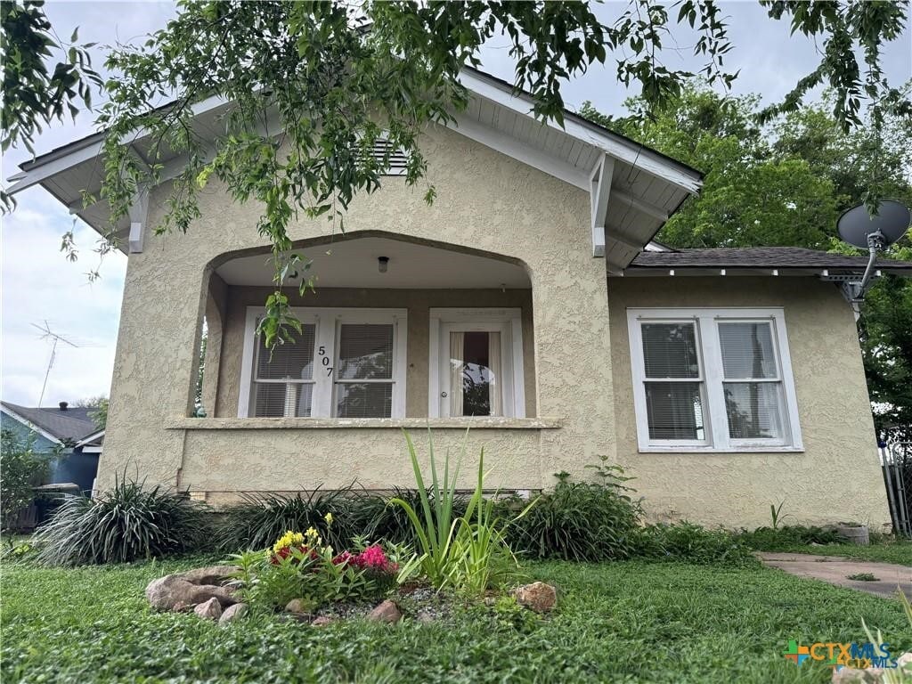 Primary Photo - 507 N Gonzales St