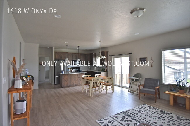 Foto del edificio - Gorgeous 4 Bed Santaquin Home!