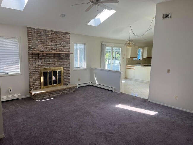 Building Photo - 6 Seabreeze Ln.