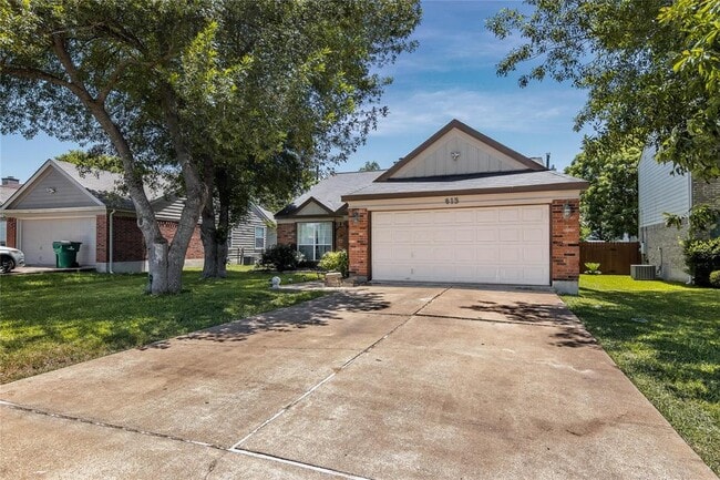 Foto del edificio - 613 Black Locust Drive West