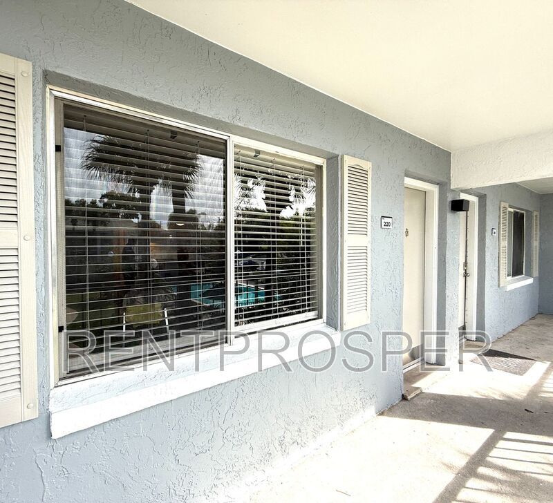 Foto principal - 122 Water Front Way