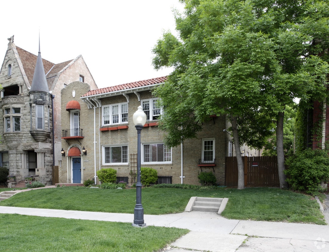 Building Photo - 1528 Emerson St