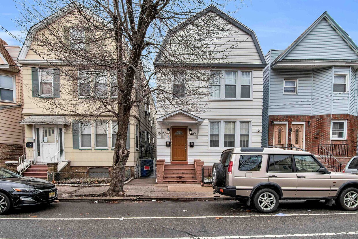 Foto principal - 360 Woodlawn Ave