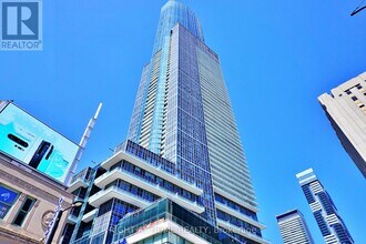 Building Photo - 386 Yonge St