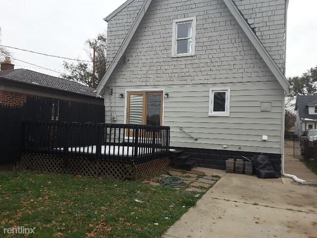 Building Photo - 3 br, 1 bath House - 1260 Fort Park Road