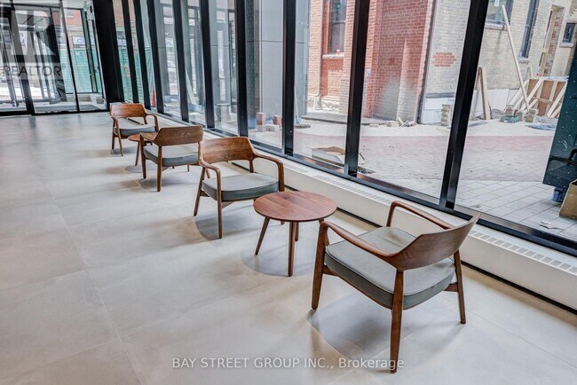 Photo du bâtiment - 609 Sherbourne St