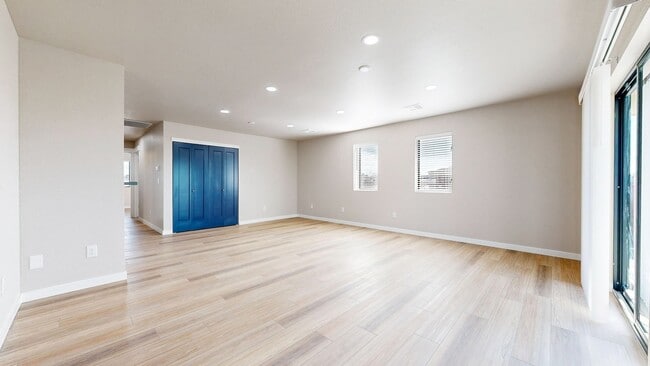Building Photo - 2 Bed / 2 Bath Newly Renovated Apartment | Walkable Amenities in SW Loveland