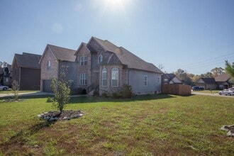 Building Photo - 144 Thomas Traylor Ln