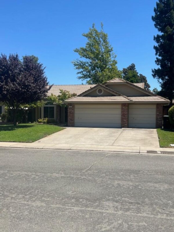 Foto principal - 1620 Steinbeck Dr