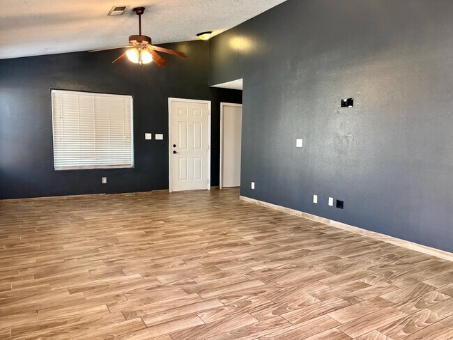 Foto del edificio - 3617 Cameo Dr