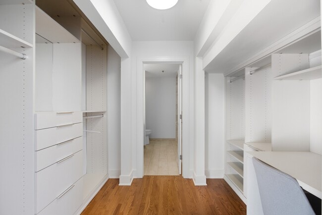 Foto del edificio - 525 W Superior St