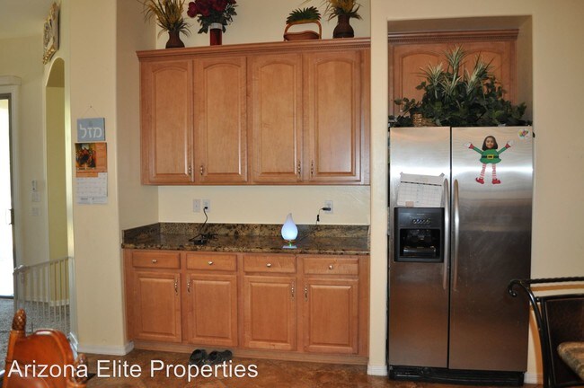 Building Photo - 6 br, 3.5 bath House - 2290 E Indigo Drive