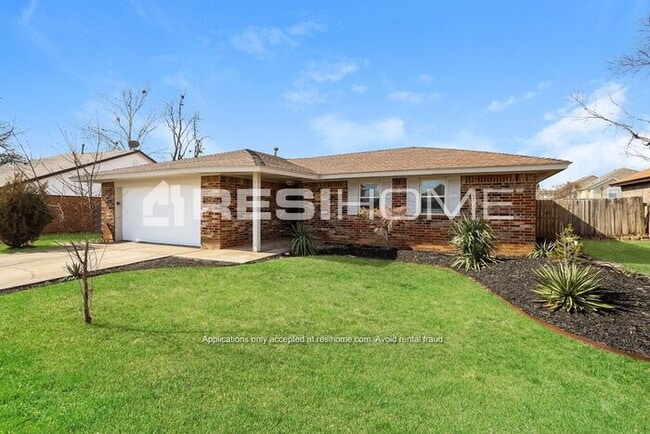 Photo - 736 Smalley Dr (Norman, OK) House