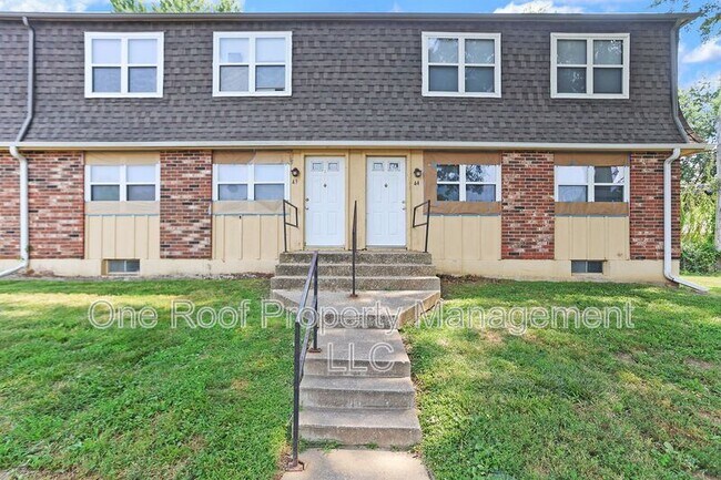 Building Photo - 701 Linwood Dr