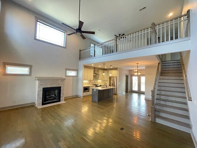 Foto del edificio - 1014 Curdwood Blvd