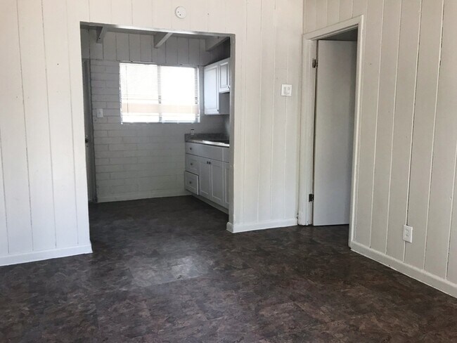 Building Photo - 1022 N. Palo Verde Blvd #G