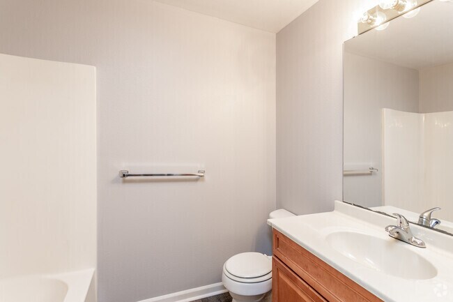 2BR E - Second Bathroom - Wellington Apartments