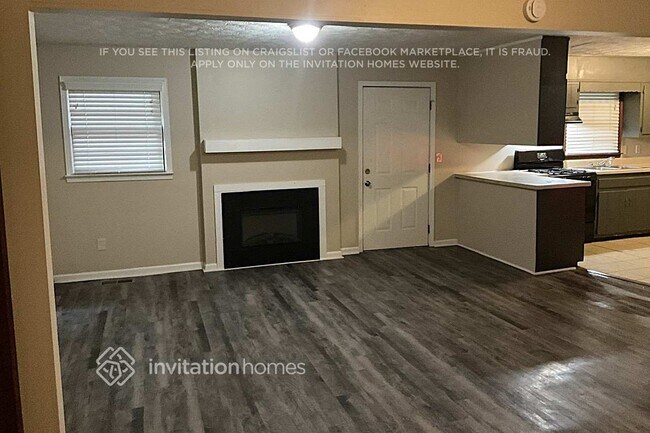 Building Photo - 7290 Hollyhock Dr