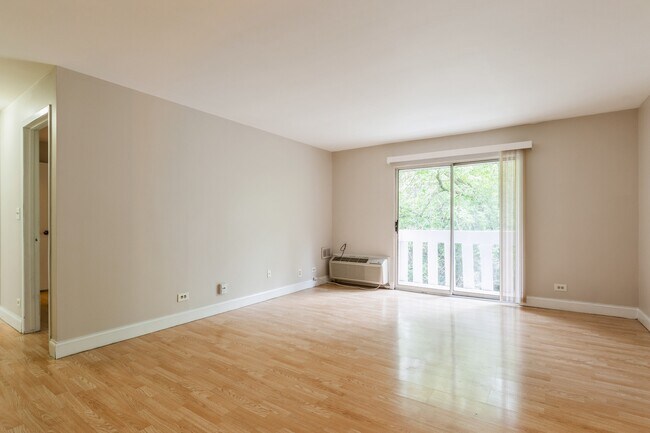 Foto del edificio - 680 E Liberty St