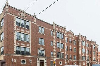 Building Photo - 1011 Hull Terrace