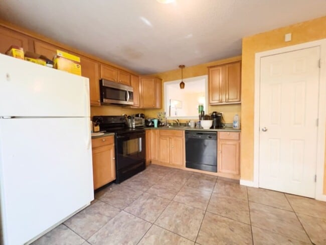 Foto del edificio - Beautiful 4 Bed 2.5 Bath Available 9/1/26 (Mission Hill)