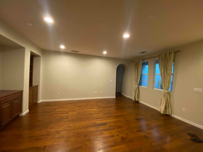 Building Photo - 4625 Malayan St